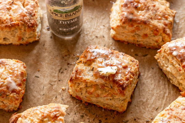 Smoked White Cheddar and Thyme Biscuits Recipe